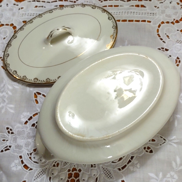 ***Hostess Pick*** Vintage Homer Laughlin Empress Covered Casserole Dish - Picture 3 of 5